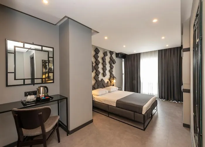 White Palace Hotel 3*