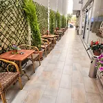 White Palace Hotel