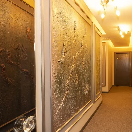 White Palace Hotel 3*