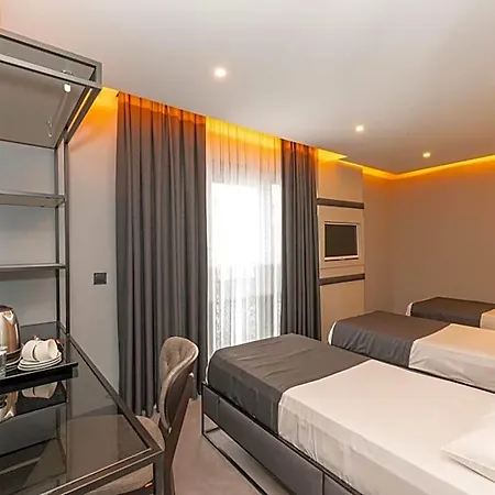 White Palace 3*