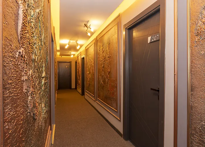 호텔 화이트 팰리스