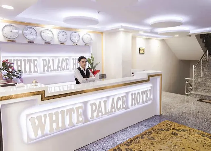 호텔 화이트 팰리스