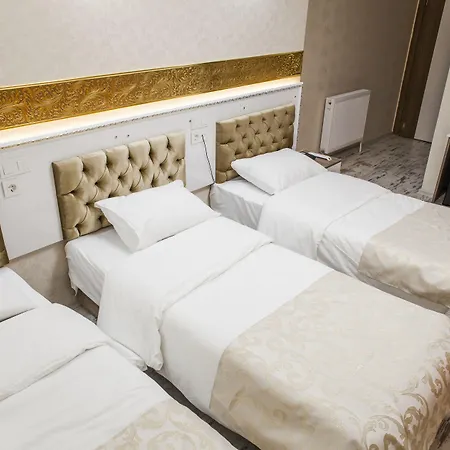 White Palace 3*