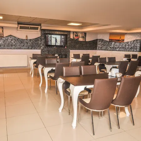 White Palace 3*